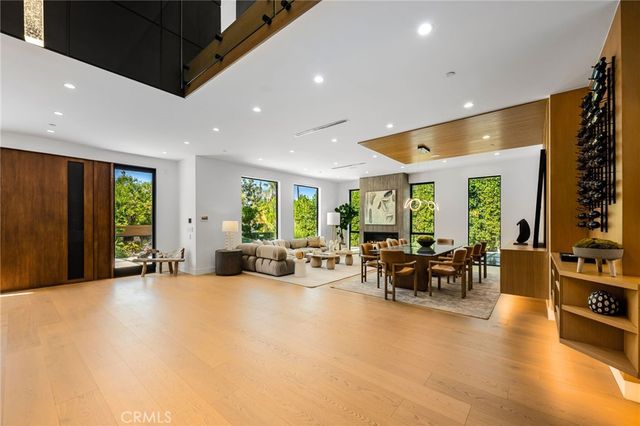 5244 Tampa Ave, Tarzana, CA 91356