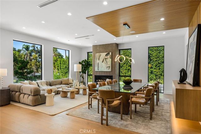 5244 Tampa Ave, Tarzana, CA 91356