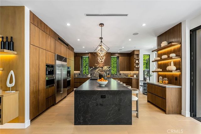 5244 Tampa Ave, Tarzana, CA 91356