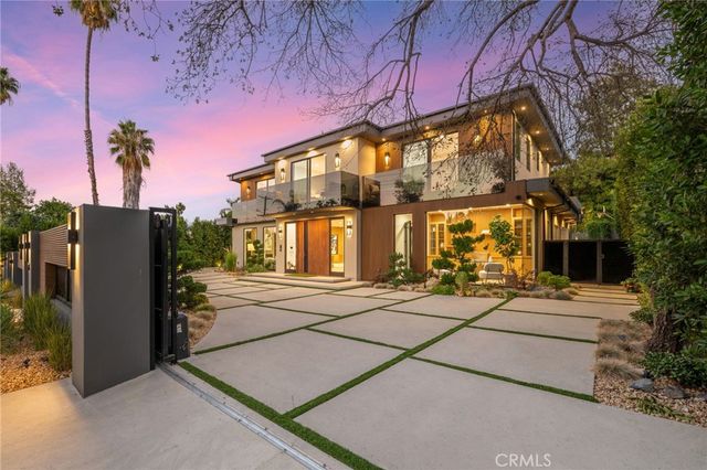 5244 Tampa Ave, Tarzana, CA 91356