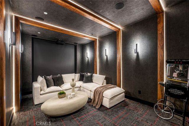 5244 Tampa Ave, Tarzana, CA 91356