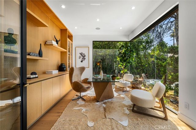 5244 Tampa Ave, Tarzana, CA 91356