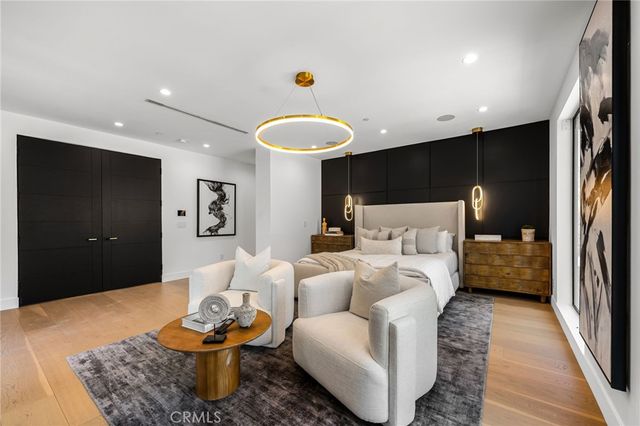 5244 Tampa Ave, Tarzana, CA 91356