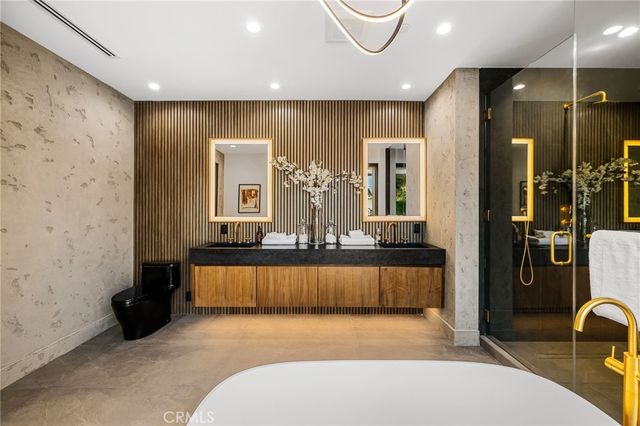 5244 Tampa Ave, Tarzana, CA 91356