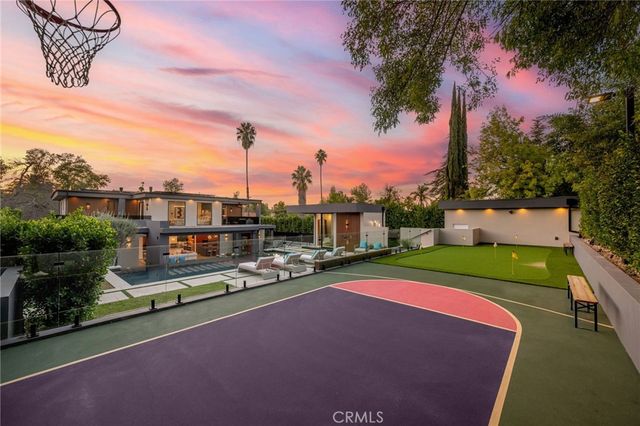 5244 Tampa Ave, Tarzana, CA 91356