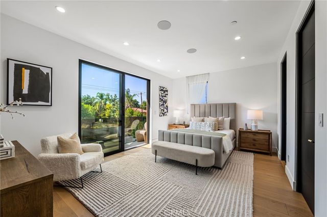 5244 Tampa Ave, Tarzana, CA 91356