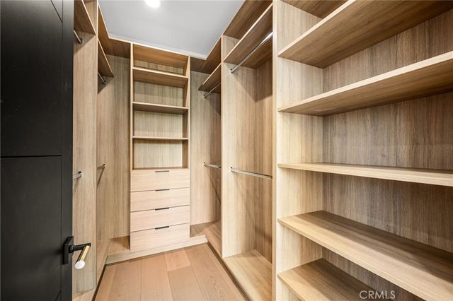 5244 Tampa Ave, Tarzana, CA 91356