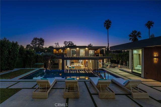 5244 Tampa Ave, Tarzana, CA 91356