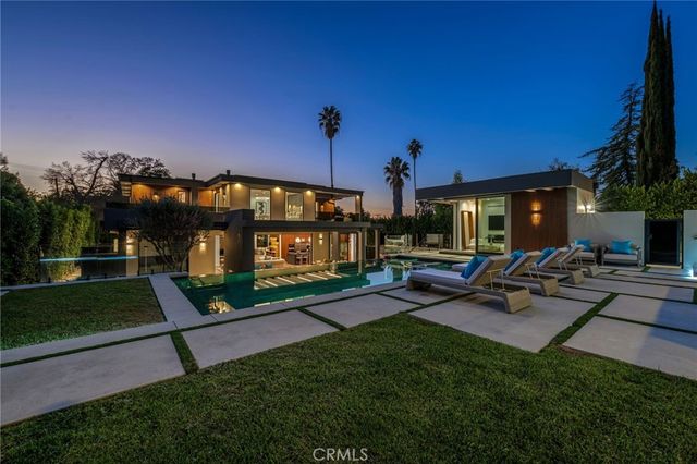 5244 Tampa Ave, Tarzana, CA 91356