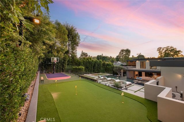 5244 Tampa Ave, Tarzana, CA 91356