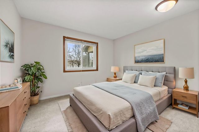 1049 Greenhaven Drive, Vadnais Heights, MN 55127