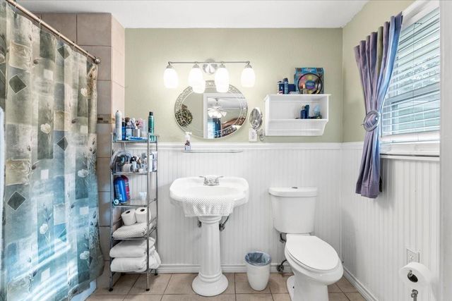 106 Hudgins ST, Smithville, TX 78957
