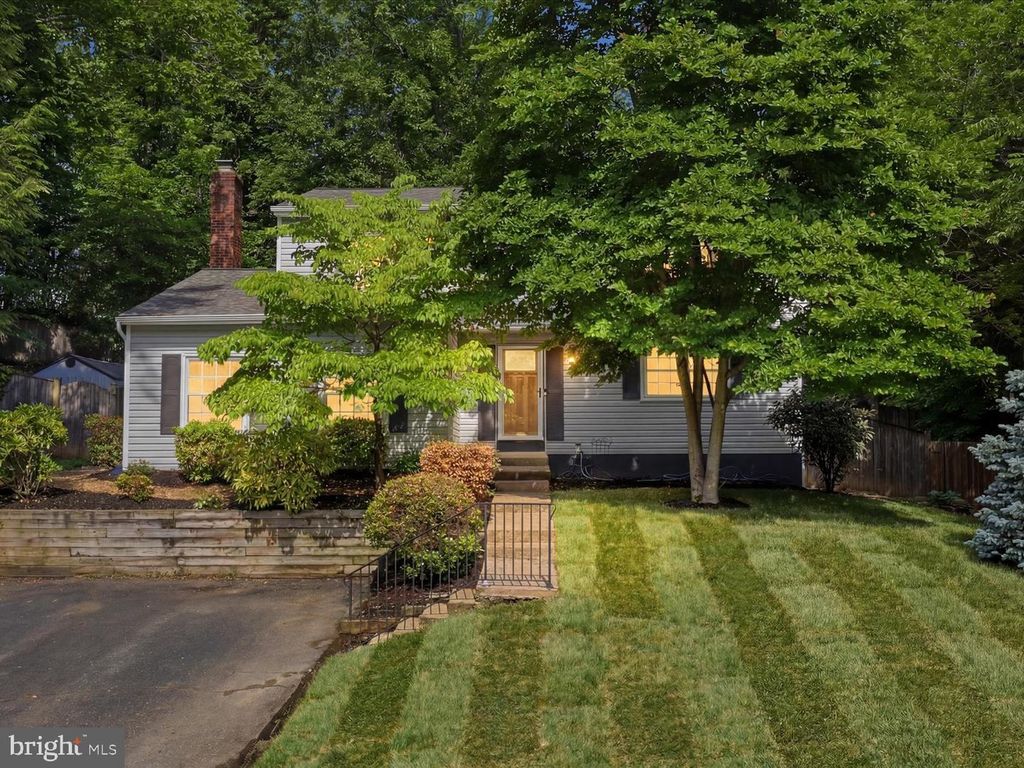 16106 BENEDICT CT, Woodbridge, VA 22191