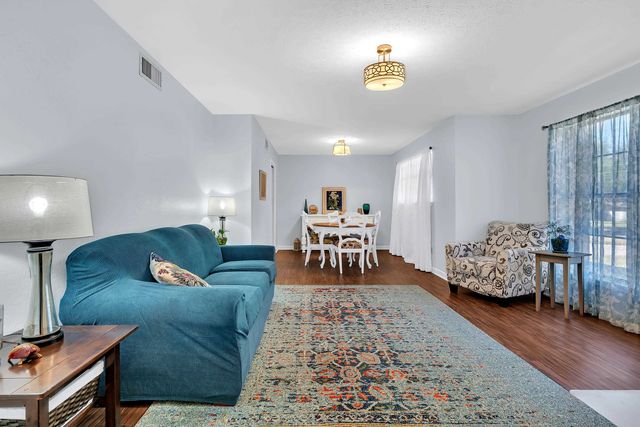 1814 SWAN ST., Longview, TX 75604