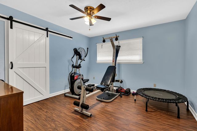 1814 SWAN ST., Longview, TX 75604