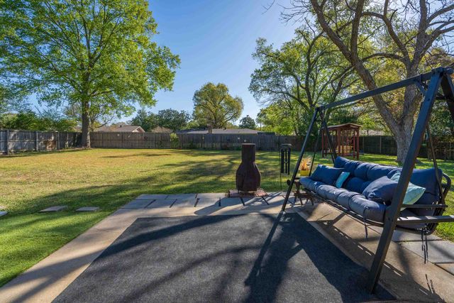 1814 SWAN ST., Longview, TX 75604