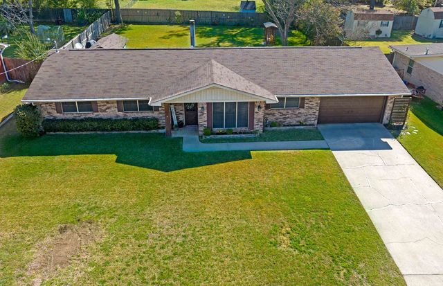 1814 SWAN ST., Longview, TX 75604