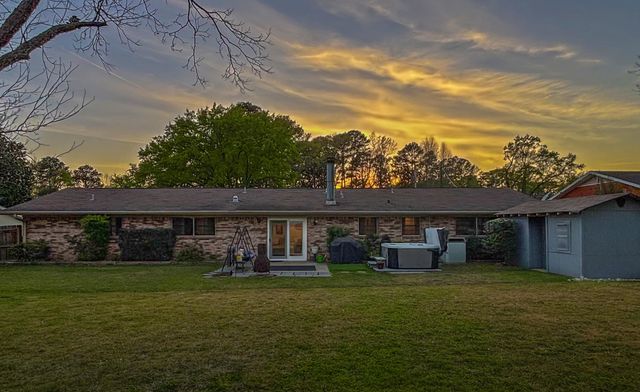 1814 SWAN ST., Longview, TX 75604