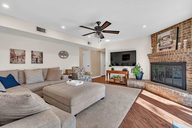 1814 SWAN ST., Longview, TX 75604