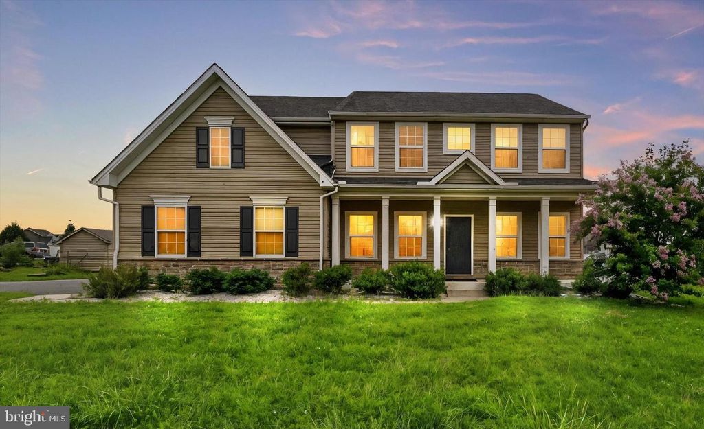 521 LANCELOT DR, Hampstead, MD 21074