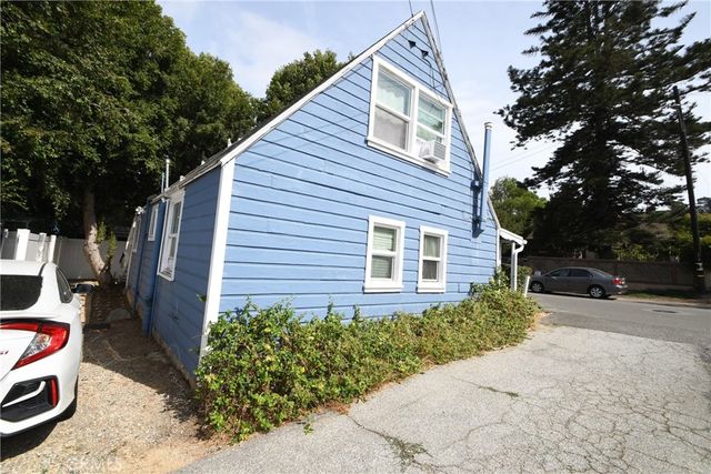 24263 Los Codona, Torrance, CA 90505