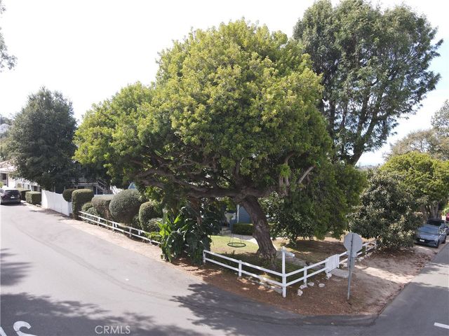 24263 Los Codona, Torrance, CA 90505