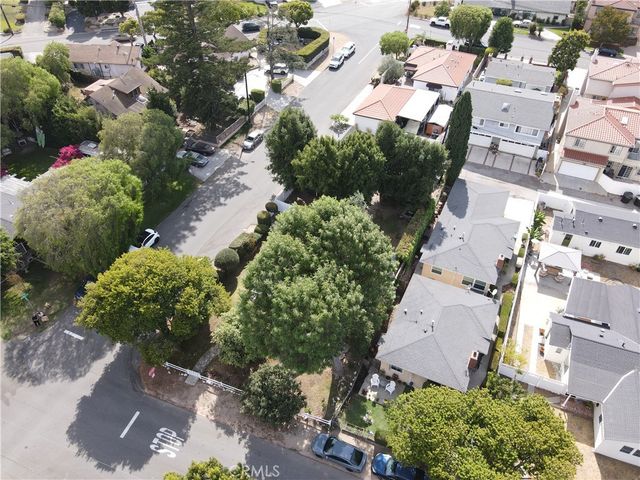 24263 Los Codona, Torrance, CA 90505