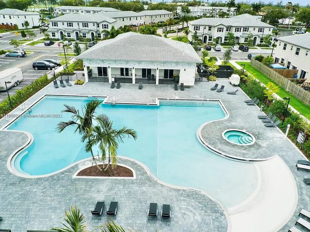 2606 SE 13th St, Homestead, FL 33035