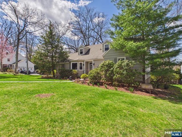 808 Parsons Road, Ridgewood, NJ 07450