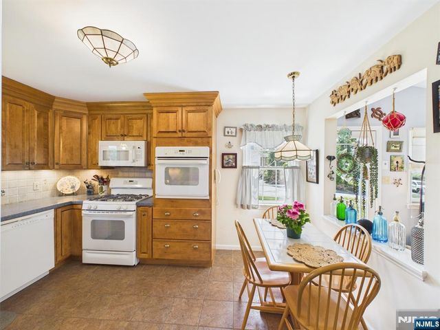808 Parsons Road, Ridgewood, NJ 07450