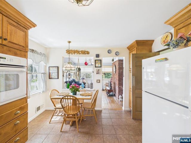 808 Parsons Road, Ridgewood, NJ 07450