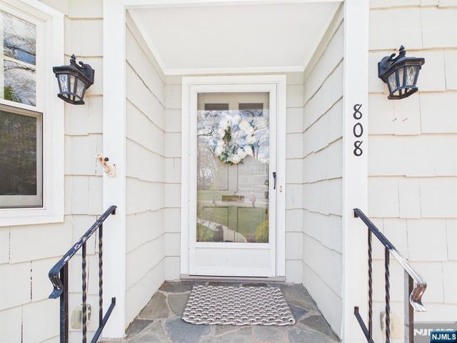 808 Parsons Road, Ridgewood, NJ 07450