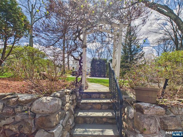 808 Parsons Road, Ridgewood, NJ 07450