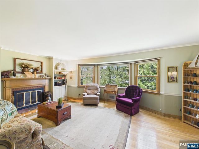 808 Parsons Road, Ridgewood, NJ 07450