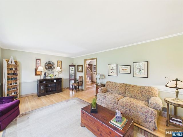 808 Parsons Road, Ridgewood, NJ 07450
