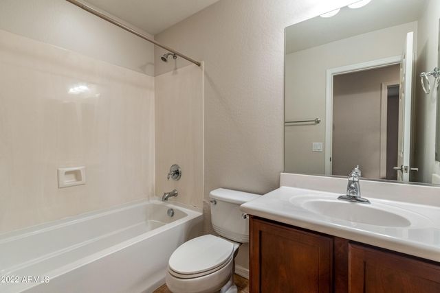 3983 E Cat Balue Drive, Phoenix, AZ 85050