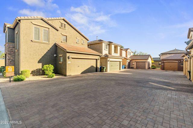 3983 E Cat Balue Drive, Phoenix, AZ 85050