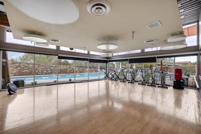 3983 E Cat Balue Drive, Phoenix, AZ 85050