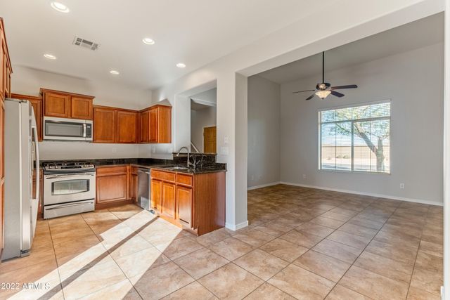 3983 E Cat Balue Drive, Phoenix, AZ 85050