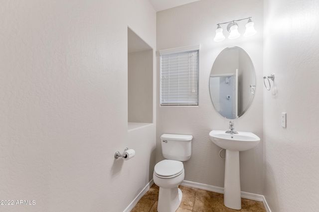 3983 E Cat Balue Drive, Phoenix, AZ 85050