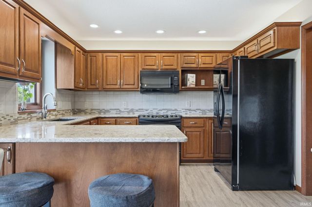 3919 County Rd 34, Auburn, IN 46706