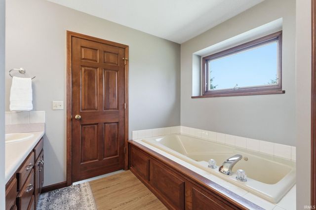 3919 County Rd 34, Auburn, IN 46706
