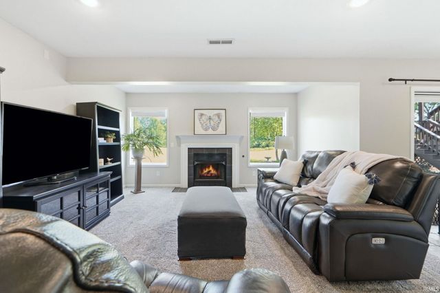 3919 County Rd 34, Auburn, IN 46706