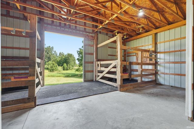 3919 County Rd 34, Auburn, IN 46706