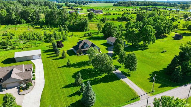 3919 County Rd 34, Auburn, IN 46706