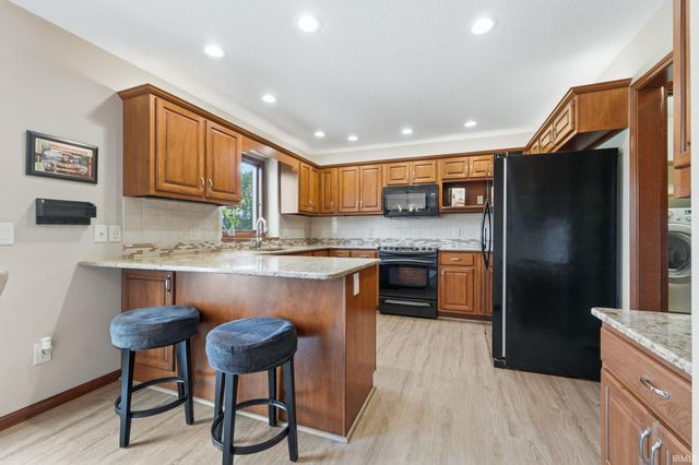 3919 County Rd 34, Auburn, IN 46706