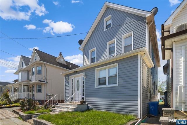 22 Tuttle Street, Wallington, NJ 07057