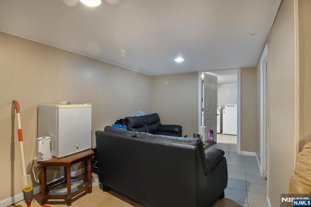 22 Tuttle Street, Wallington, NJ 07057