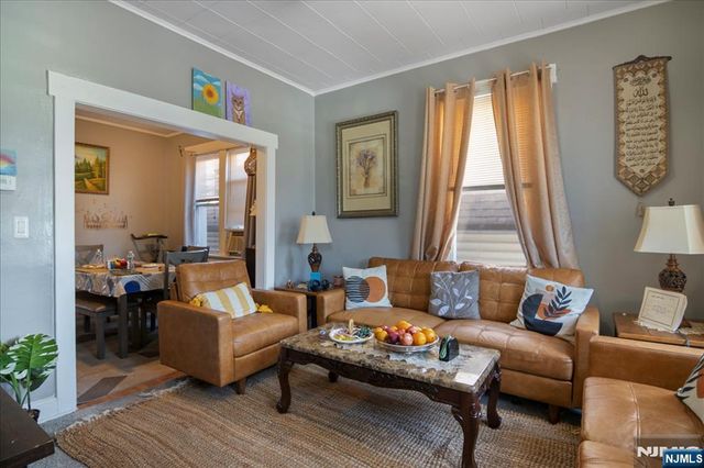 22 Tuttle Street, Wallington, NJ 07057