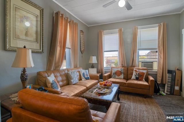 22 Tuttle Street, Wallington, NJ 07057